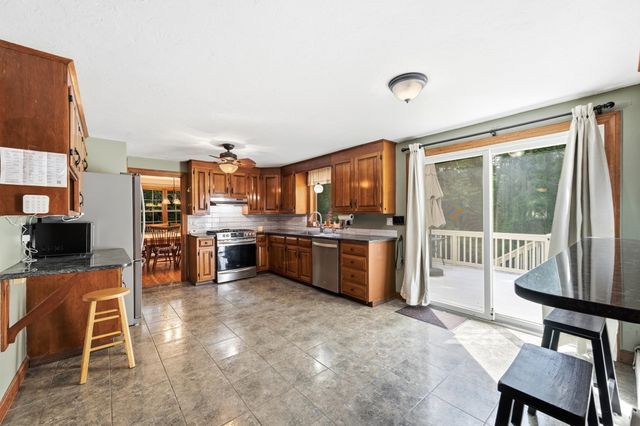 14 Nottingham Cir, Holden, MA 01520
