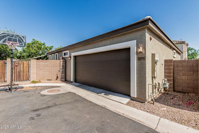 1849 S BALBOA Drive, Gilbert, AZ 85295