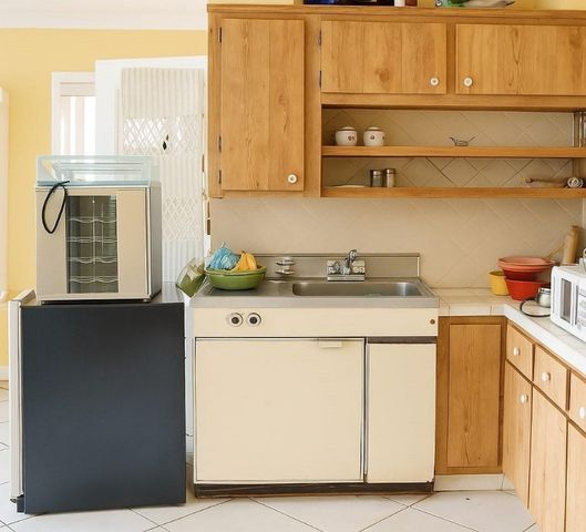 5660 NE 17th Terrace, Fort Lauderdale, FL 33334