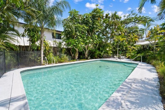 5660 NE 17th Terrace, Fort Lauderdale, FL 33334