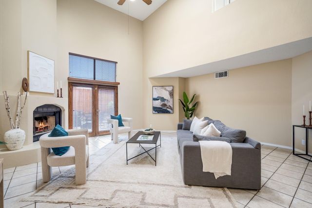 7904 Blue Jay Lane NE, Albuquerque, NM 87109