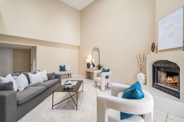 7904 Blue Jay Lane NE, Albuquerque, NM 87109
