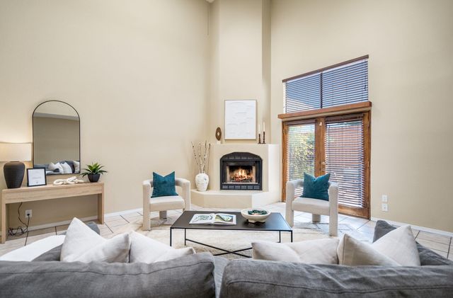 7904 Blue Jay Lane NE, Albuquerque, NM 87109