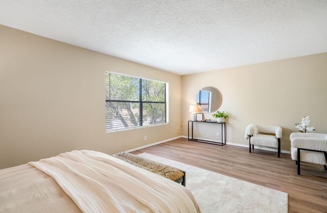 7904 Blue Jay Lane NE, Albuquerque, NM 87109
