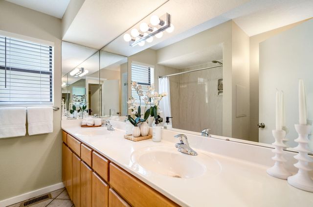 7904 Blue Jay Lane NE, Albuquerque, NM 87109