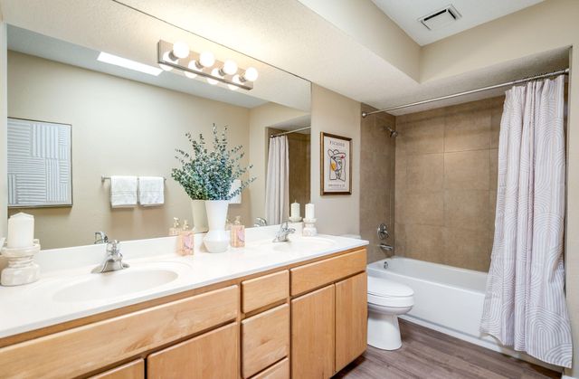 7904 Blue Jay Lane NE, Albuquerque, NM 87109