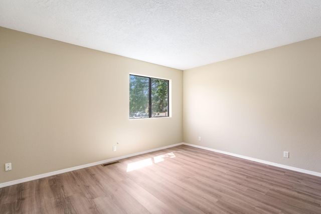 7904 Blue Jay Lane NE, Albuquerque, NM 87109