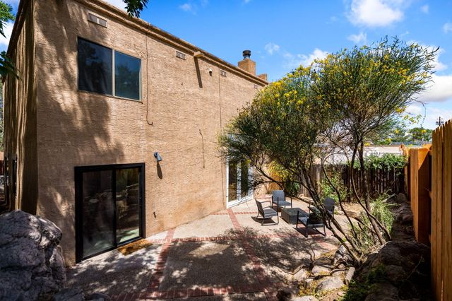 7904 Blue Jay Lane NE, Albuquerque, NM 87109