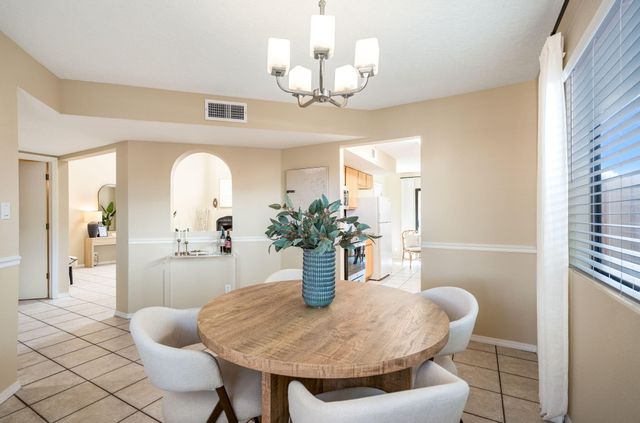 7904 Blue Jay Lane NE, Albuquerque, NM 87109