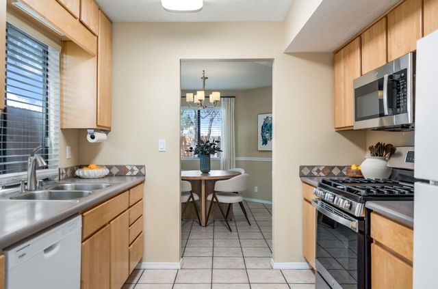 7904 Blue Jay Lane NE, Albuquerque, NM 87109