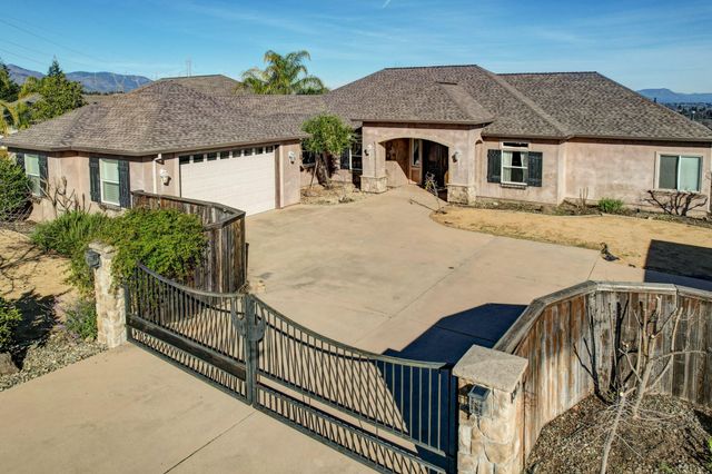 1513 Brinn Drive, Redding, CA 96001