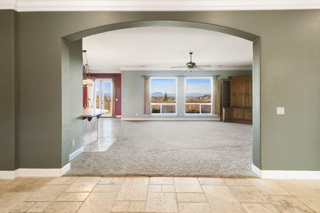 1513 Brinn Drive, Redding, CA 96001