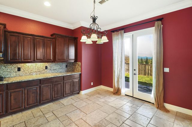 1513 Brinn Drive, Redding, CA 96001