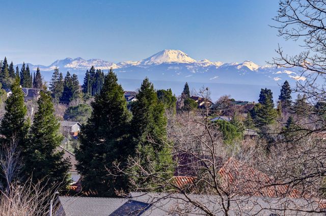 1513 Brinn Drive, Redding, CA 96001