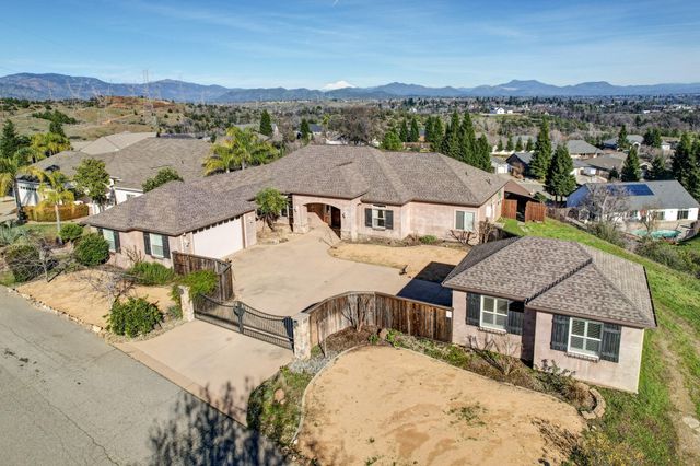 1513 Brinn Drive, Redding, CA 96001