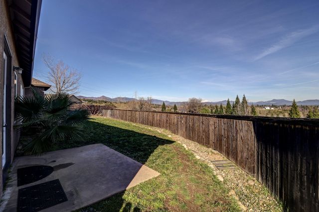 1513 Brinn Drive, Redding, CA 96001