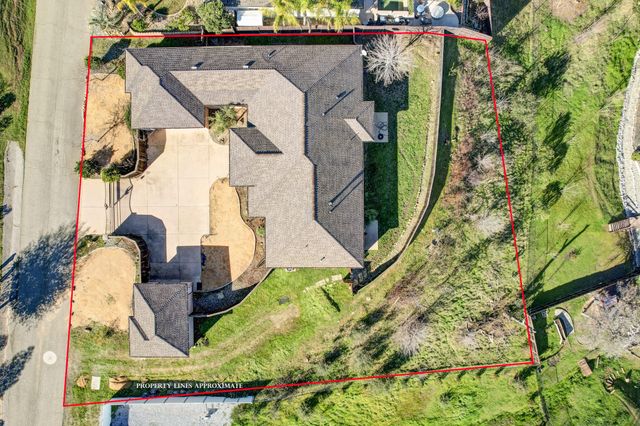 1513 Brinn Drive, Redding, CA 96001