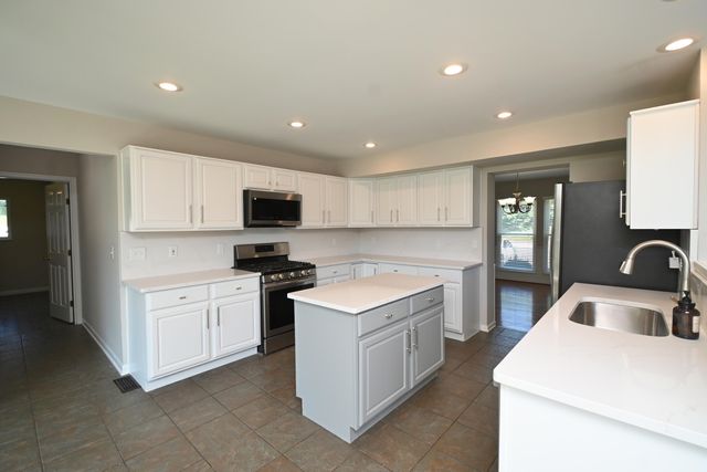 2081 Blankenbecker Drive, Florence, KY 41042