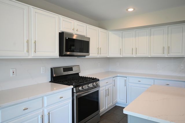 2081 Blankenbecker Drive, Florence, KY 41042