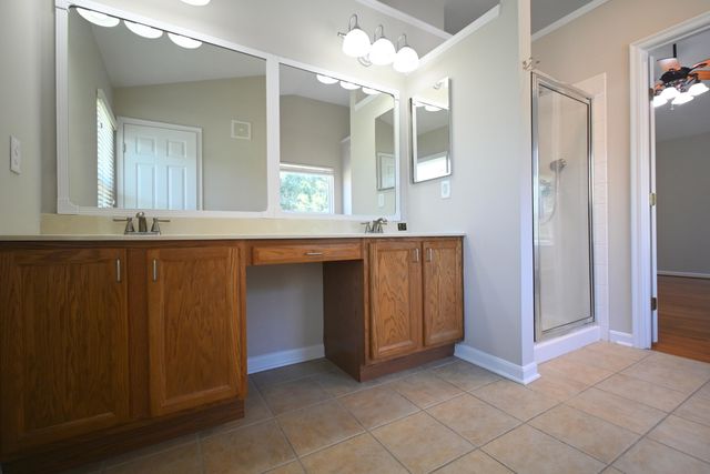 2081 Blankenbecker Drive, Florence, KY 41042