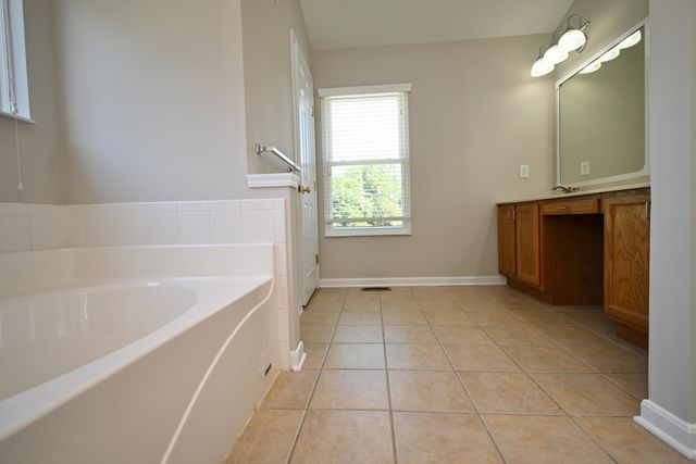 2081 Blankenbecker Drive, Florence, KY 41042