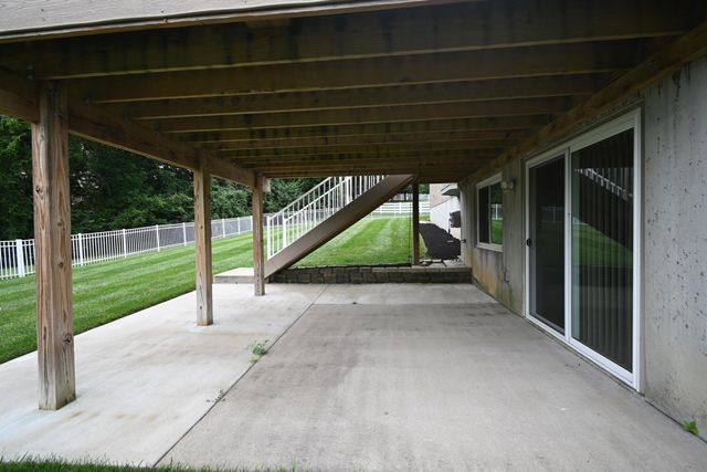 2081 Blankenbecker Drive, Florence, KY 41042