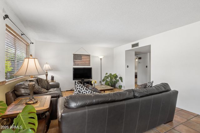 815 S SARANAC Avenue, Mesa, AZ 85208
