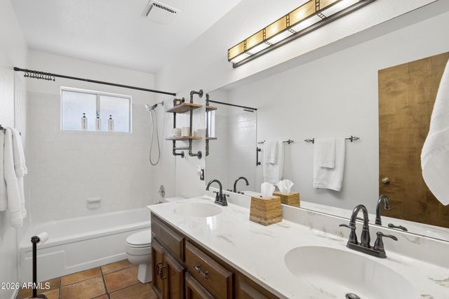 815 S SARANAC Avenue, Mesa, AZ 85208
