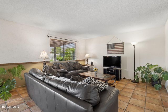815 S SARANAC Avenue, Mesa, AZ 85208