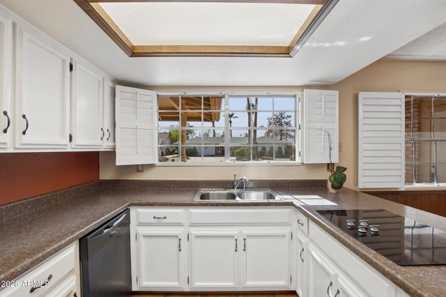 815 S SARANAC Avenue, Mesa, AZ 85208