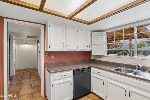 815 S SARANAC Avenue, Mesa, AZ 85208