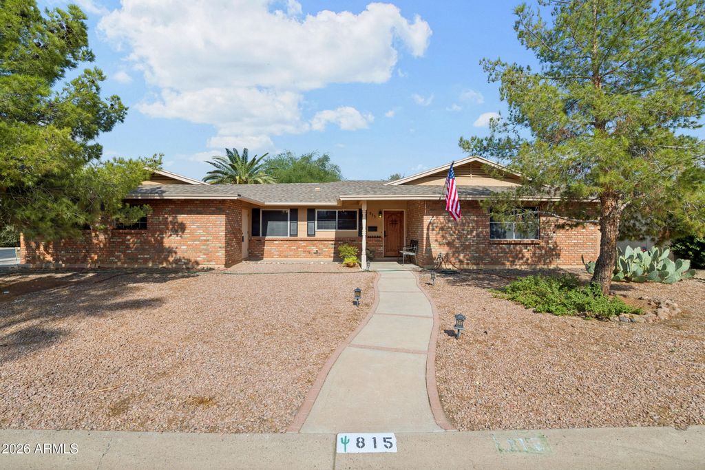 815 S SARANAC Avenue, Mesa, AZ 85208