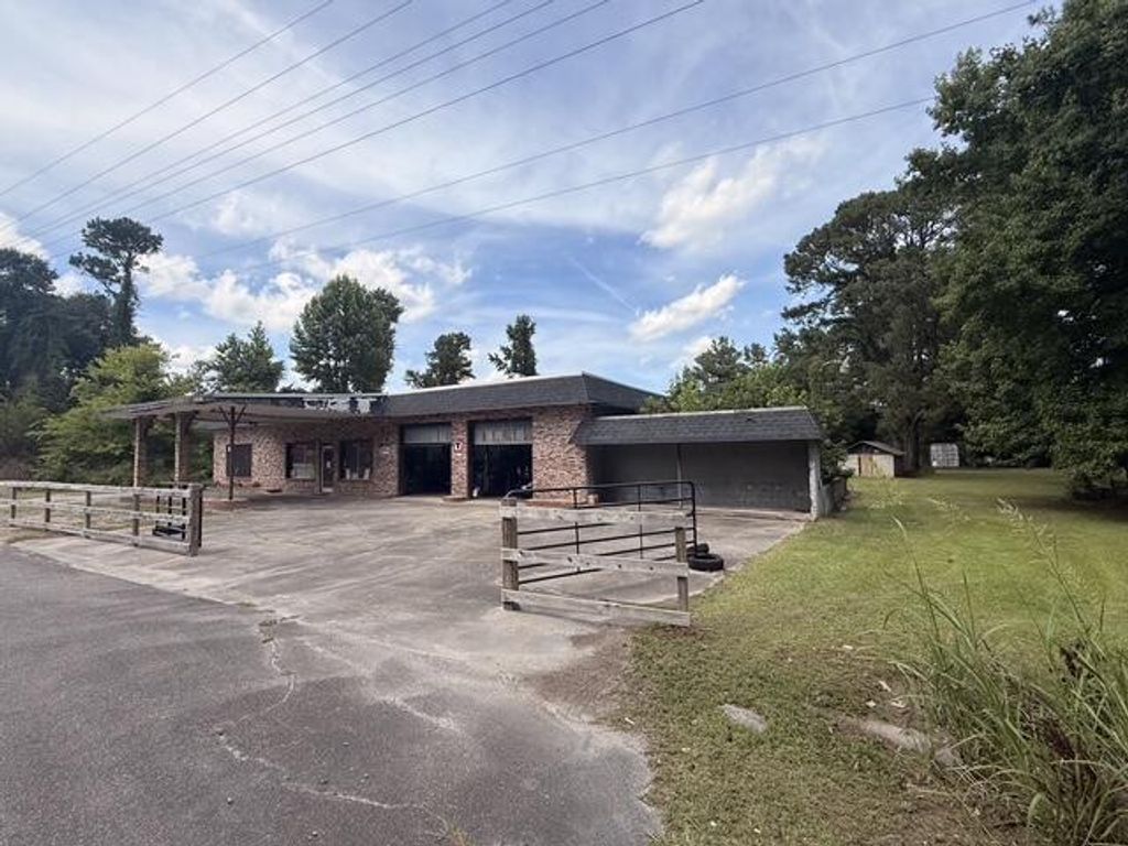 326 W Main Street +330, Harleyville, SC 29448