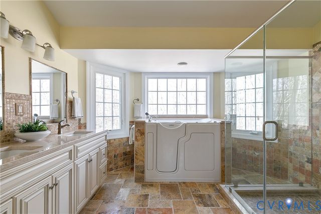 3000 River Hills Ln, Midlothian, VA 23113