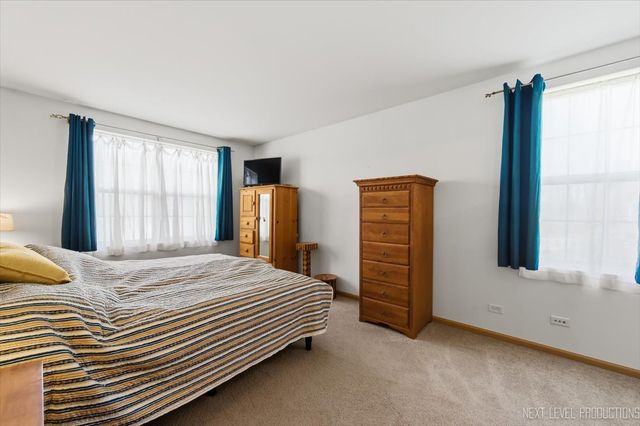 604 Roosevelt Drive, Oswego, IL 60543