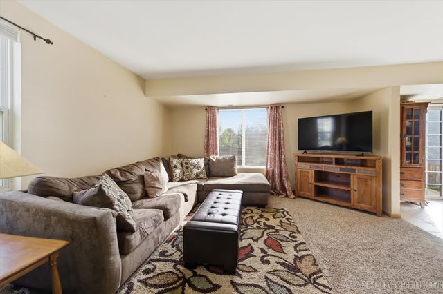 604 Roosevelt Drive, Oswego, IL 60543