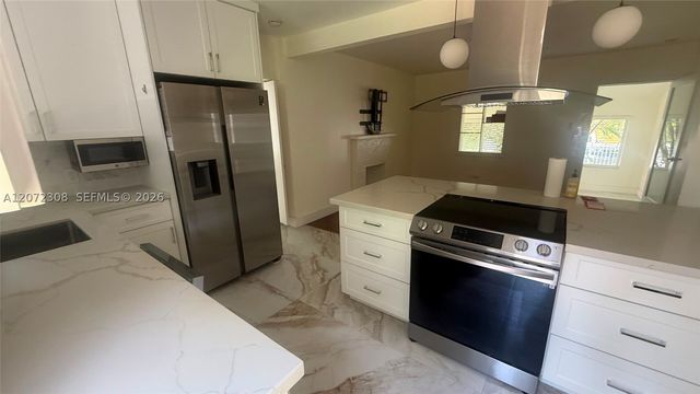 52 NE 51st St, Miami, FL 33137