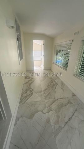 52 NE 51st St, Miami, FL 33137