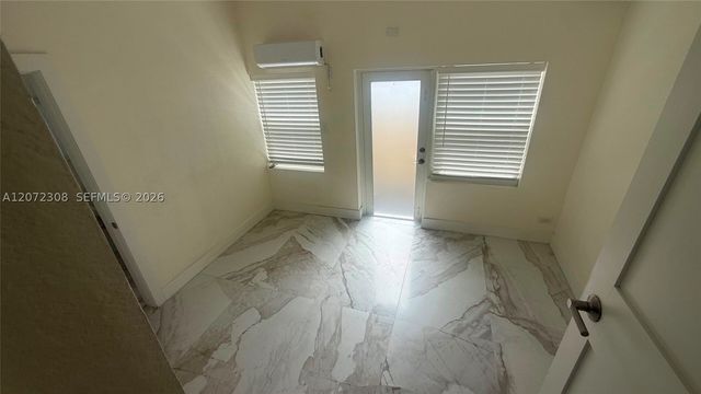 52 NE 51st St, Miami, FL 33137