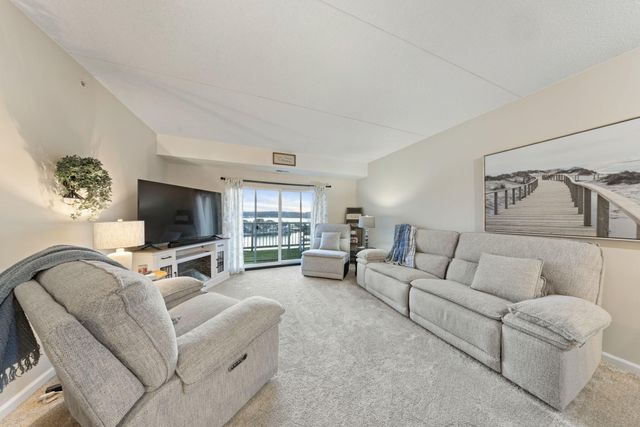 423 Outlook Cove Drive, La Porte, IN 46350