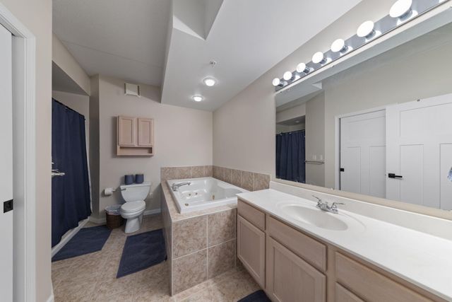 423 Outlook Cove Drive, La Porte, IN 46350