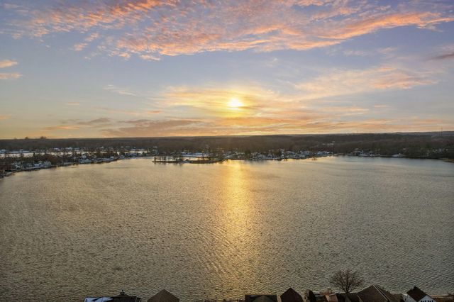 423 Outlook Cove Drive, La Porte, IN 46350