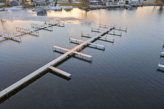 423 Outlook Cove Drive, La Porte, IN 46350