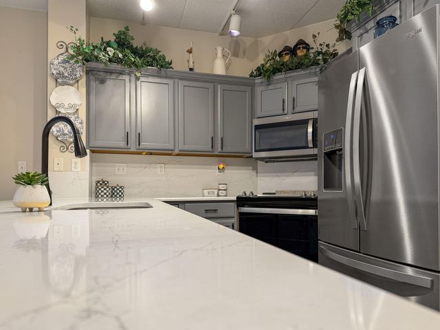 423 Outlook Cove Drive, La Porte, IN 46350