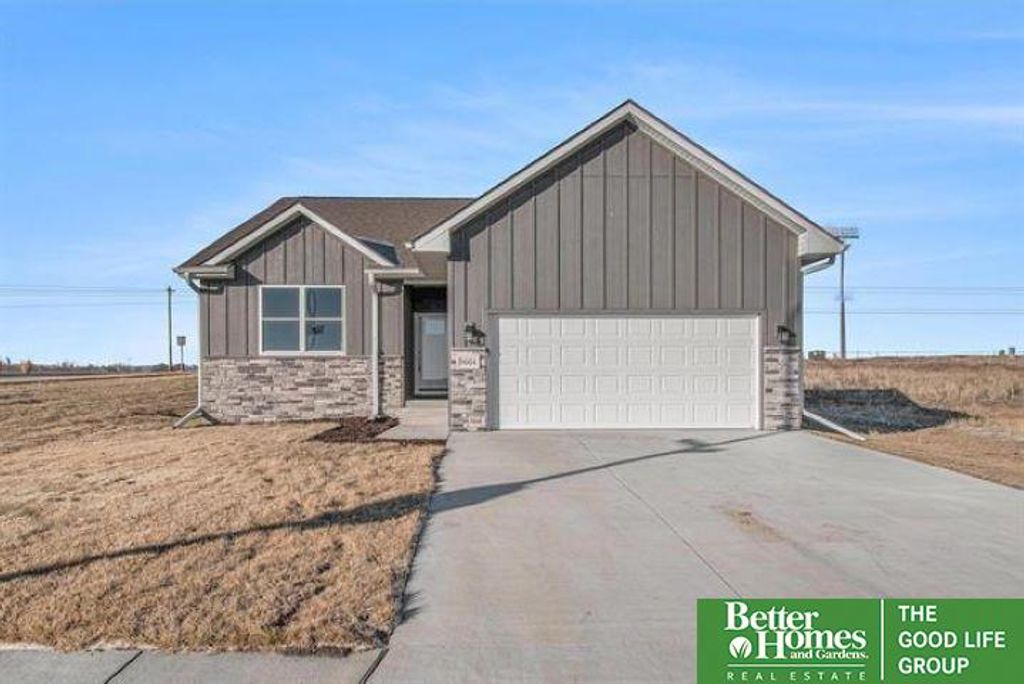 6858 Flint Drive, Papillion, NE 68133