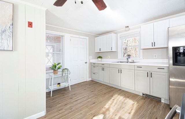 8 Mumford Rd, Sutton, MA 01590