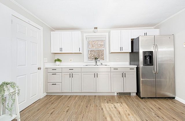 8 Mumford Rd, Sutton, MA 01590