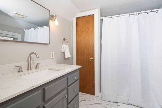 8 Mumford Rd, Sutton, MA 01590