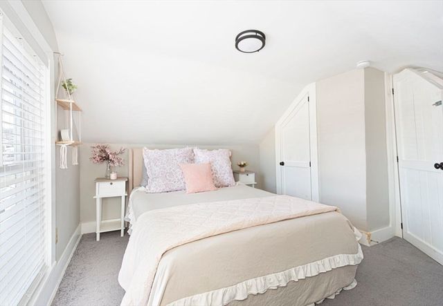 8 Mumford Rd, Sutton, MA 01590