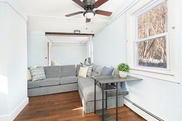 8 Mumford Rd, Sutton, MA 01590